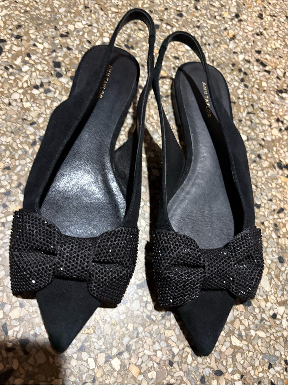 Ann Taylor Black Flats With Sparkle
Bow Size 6